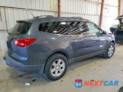 Trzecie zdjęcie samochodu z tyłu: 2012 CHEVROLET TRAVERSE LT VIN:1GNKRJED0CJ330453 - miniatura