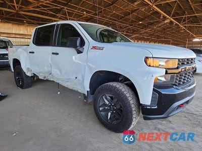 Czwarte zdjęcie samochodu z boku: 2021 CHEVROLET SILVERADO K1500 TRAIL BOSS CUSTOM VIN:1GCPYCEF8MZ239612 - miniatura