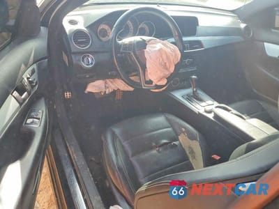 Zdjęcie 8 z 12 samochodu: 2013 MERCEDES-BENZ C 250 VIN:WDDGJ4HB0DG026531 - miniatura