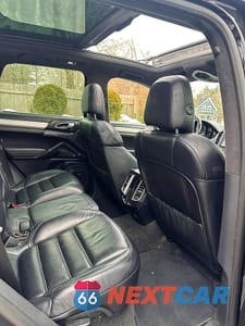 Zdjęcie 6 z 15 samochodu: 2015 PORSCHE CAYENNE TURBO VIN:WP1AC2A20FLA80560 - miniatura