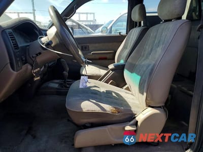 Zdjęcie 7 z 11 samochodu: 2000 TOYOTA TACOMA BASE VIN:4TAWM72N9YZ609252 - miniatura