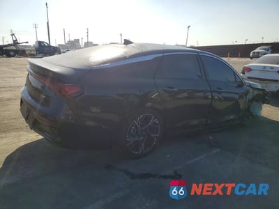 Trzecie zdjęcie samochodu z tyłu: 2025 KIA K5 GT-LINE VIN:KNAG64J7XS5375364 - miniatura