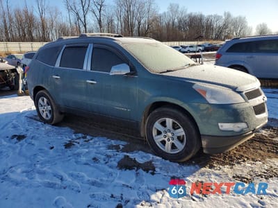 Czwarte zdjęcie samochodu z boku: 2009 CHEVROLET TRAVERSE LT VIN:1GNER23D19S158880 - miniatura