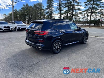 Czwarte zdjęcie samochodu z boku: 2019 BMW X5 XDRIVE50I VIN:5UXJU2C51KLN64669 - miniatura