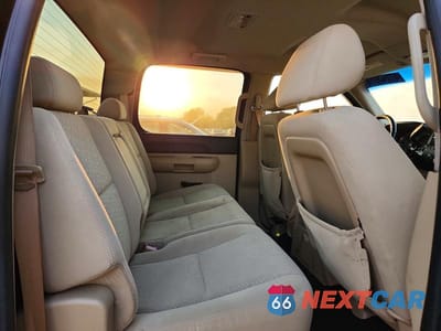 Zdjęcie 10 z 12 samochodu: 2007 CHEVROLET SILVERADO K1500 CREW CAB VIN:2GCEK13M371583540 - miniatura