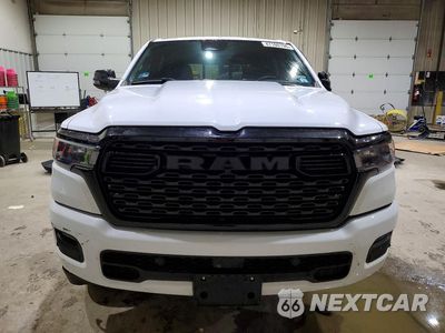 Piąte zdjęcie samochodu w środku: 2025 RAM 1500 BIG HORN VIN:1C6SRFFP8SN528808 - miniatura
