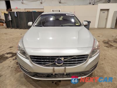 Piąte zdjęcie samochodu w środku: 2015 VOLVO V60 PREMIER VIN:YV1612SK2F1228581 - miniatura