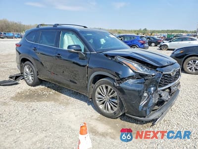 Czwarte zdjęcie samochodu z boku: 2021 TOYOTA HIGHLANDER PLATINUM VIN:5TDFZRBH8MS087821 - miniatura