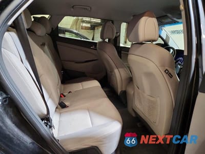 Zdjęcie 11 z 12 samochodu: 2018 HYUNDAI TUCSON SE VIN:KM8J2CA41JU797737 - miniatura