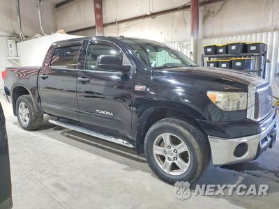 Czwarte zdjęcie samochodu z boku: 2012 TOYOTA TUNDRA GRADE VIN:5TFDW5F10CX215872 - miniatura