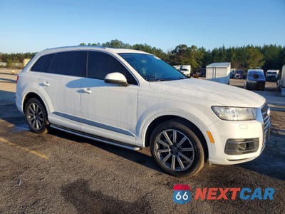 Czwarte zdjęcie samochodu z boku: 2018 AUDI Q7 PREMIUM PLUS VIN:WA1LAAF73JD002494 - miniatura