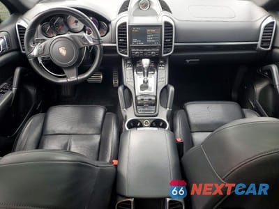 Zdjęcie 8 z 13 samochodu: 2014 PORSCHE CAYENNE S VIN:WP1AB2A28ELA55133 - miniatura