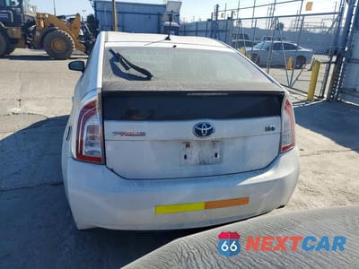 Zdjęcie 6 z 12 samochodu: 2012 TOYOTA PRIUS TWO VIN:JTDKN3DU4C5495383 - miniatura