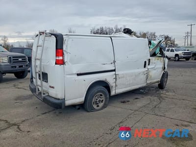Trzecie zdjęcie samochodu z tyłu: 2023 GMC SAVANA 2500 CARGO UTILITY / SERVICE VAN VIN:1GTW7AFP7P1118082 - miniatura