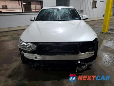 Piąte zdjęcie samochodu w środku: 2016 BMW 328 XI SULEV VIN:WBA8E3G53GNU01334 - miniatura