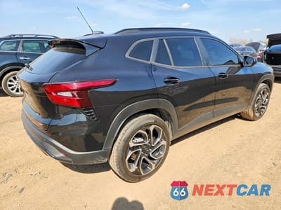 Trzecie zdjęcie samochodu z tyłu: 2025 CHEVROLET TRAX 2RS VIN:KL77LJEP4SC160981 - miniatura