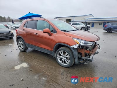 Czwarte zdjęcie samochodu z boku: 2019 CHEVROLET TRAX 1LT VIN:3GNCJPSB7KL277615 - miniatura