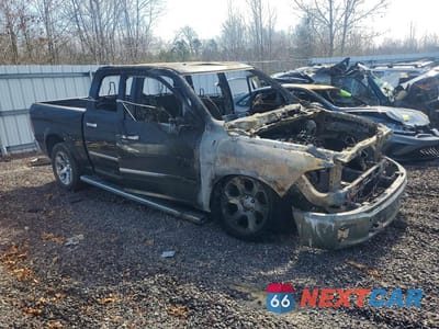 Czwarte zdjęcie samochodu z boku: 2015 RAM 1500 LARAMIE VIN:1C6RR7NM8FS749022 - miniatura