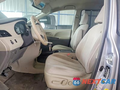 Zdjęcie 7 z 12 samochodu: 2012 TOYOTA SIENNA LE 8-PASSENGER VIN:5TDKK3DC4CS181520 - miniatura