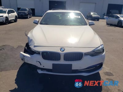 Piąte zdjęcie samochodu w środku: 2016 BMW 328 XI SULEV VIN:WBA8E3C59GK500411 - miniatura