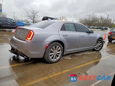 Trzecie zdjęcie samochodu z tyłu: 2016 CHRYSLER 300C VIN:2C3CCAKG4GH170716 - miniatura