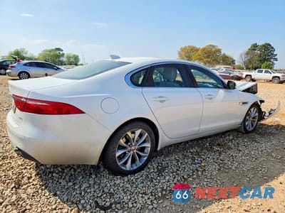 Trzecie zdjęcie samochodu z tyłu: 2018 JAGUAR XF PREMIUM VIN:SAJBD4FX4JCY55651 - miniatura