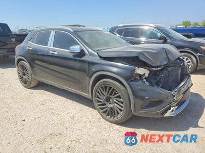 Czwarte zdjęcie samochodu z boku: 2015 MERCEDES-BENZ GLA 250 VIN:WDCTG4EB6FJ143946 - miniatura