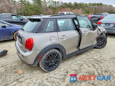 Trzecie zdjęcie samochodu z tyłu: 2021 MINI COOPER VIN:WMWXU7C03M2N00720 - miniatura