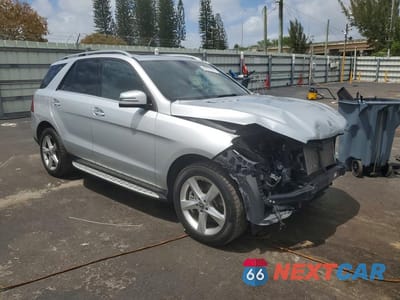 Czwarte zdjęcie samochodu z boku: 2019 MERCEDES-BENZ GLE 400 4MATIC VIN:4JGDA5GBXKB212054 - miniatura