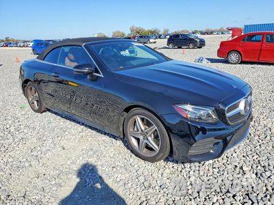 Czwarte zdjęcie samochodu z boku: 2018 MERCEDES-BENZ E 400 4MATIC VIN:WDD1K6GBXJF040101 - miniatura