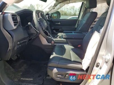 Zdjęcie 7 z 12 samochodu: 2024 TOYOTA TUNDRA LIMITED HV VIN:5TFJC5DBXRX066158 - miniatura