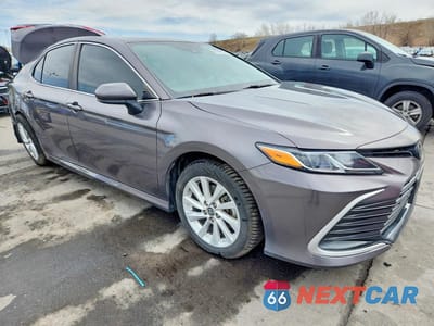 Czwarte zdjęcie samochodu z boku: 2023 TOYOTA CAMRY LE VIN:4T1C11BK4PU087138 - miniatura