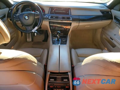 Zdjęcie 8 z 11 samochodu: 2015 BMW 750 LI VIN:WBAYE8C53FD781430 - miniatura