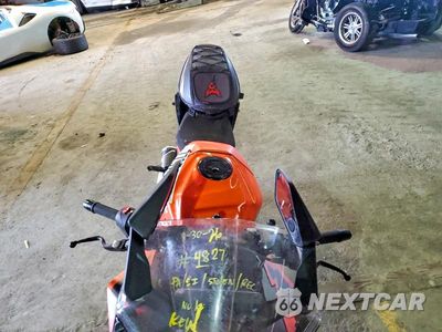 Piąte zdjęcie samochodu w środku: 2022 KTM 390 RC VIN:MD2JYJ406NC214827 - miniatura