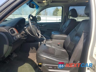 Zdjęcie 7 z 13 samochodu: 2010 GMC YUKON XL K1500 SLT VIN:1GKUKKE34AR154397 - miniatura