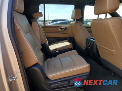 Zdjęcie 10 z 13 samochodu: 2021 CHEVROLET SUBURBAN C1500 PREMIER VIN:1GNSCFKD2MR164541 - miniatura