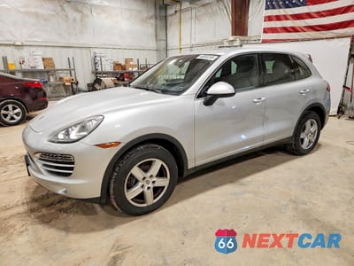 2012 PORSCHE CAYENNE WP1AA2A26CLA08974 - główne zdjęcie licytacji z USA - miniatura