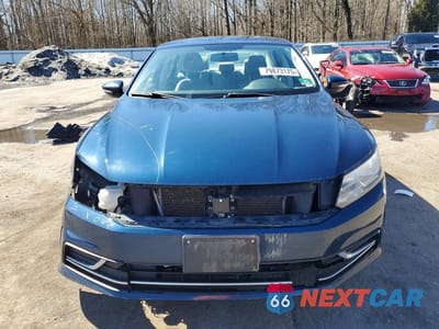 Piąte zdjęcie samochodu w środku: 2018 VOLKSWAGEN PASSAT S VIN:1VWAA7A37JC016616 - miniatura