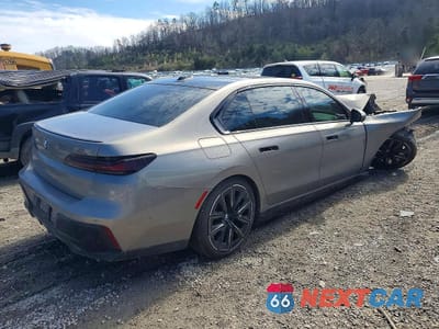 Trzecie zdjęcie samochodu z tyłu: 2023 BMW I7 XDRIVE60 VIN:WBY53EJ04PCM75327 - miniatura