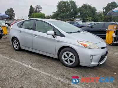 Czwarte zdjęcie samochodu z boku: 2013 TOYOTA PRIUS FOUR VIN:JTDKN3DU5D0351856 - miniatura