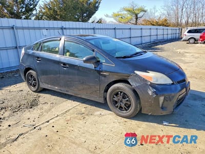 Czwarte zdjęcie samochodu z boku: 2013 TOYOTA PRIUS TWO VIN:JTDKN3DU7D5632477 - miniatura