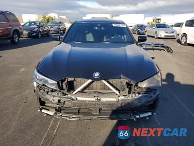 Piąte zdjęcie samochodu w środku: 2021 BMW 330XI VIN:3MW5R7J08M8B60526 - miniatura