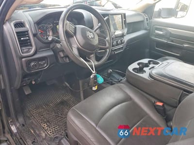 Zdjęcie 8 z 13 samochodu: 2019 RAM 5500 BOX TRUCK VIN:3C7WRNDL1KG695477 - miniatura