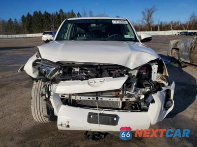 Piąte zdjęcie samochodu w środku: 2017 TOYOTA 4RUNNER SR5 PREMIUM VIN:JTEBU5JR7H5448981 - miniatura