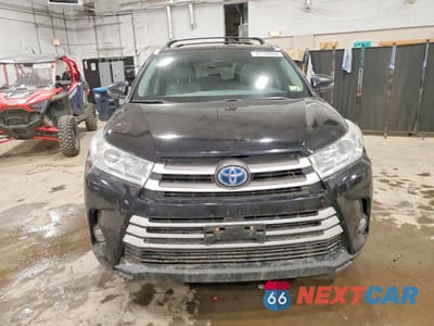 Piąte zdjęcie samochodu w środku: 2017 TOYOTA HIGHLANDER HYBRID XLE VIN:5TDJGRFHXHS035817 - miniatura