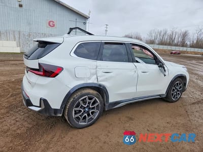 Trzecie zdjęcie samochodu z tyłu: 2025 BMW X1 XDRIVE28I VIN:WBX73EF06S5341700 - miniatura