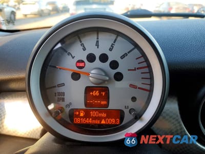 Zdjęcie 9 z 12 samochodu: 2007 MINI COOPER S VIN:WMWMF73537TT81042 - miniatura