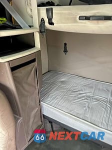 Zdjęcie 6 z 10 samochodu: 2018 VOLVO VN VNL VIN:4V4NC9EH9JN896145 - miniatura