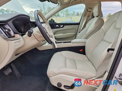 Zdjęcie 7 z 13 samochodu: 2022 VOLVO XC60 B5 MOMENTUM VIN:YV4L12RK4N1986643 - miniatura