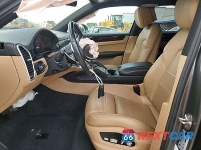 Zdjęcie 7 z 13 samochodu: 2019 PORSCHE CAYENNE VIN:WP1AA2AY4KDA05066 - miniatura
